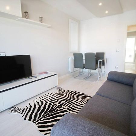 Family Deluxe Apartment Beach Кастельдефельс Экстерьер фото